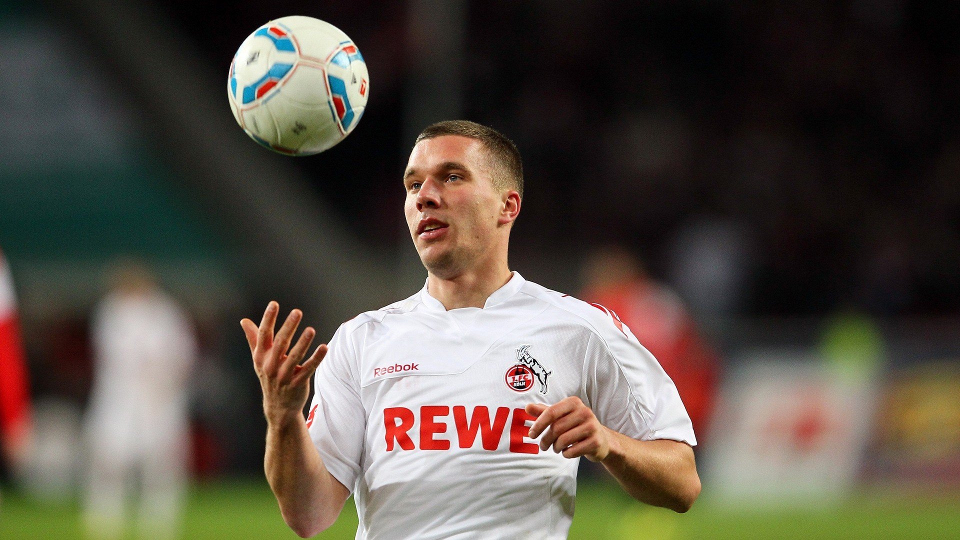 开云品牌-_跑酷文化节：街头艺术的运动表达_，跑酷宣传